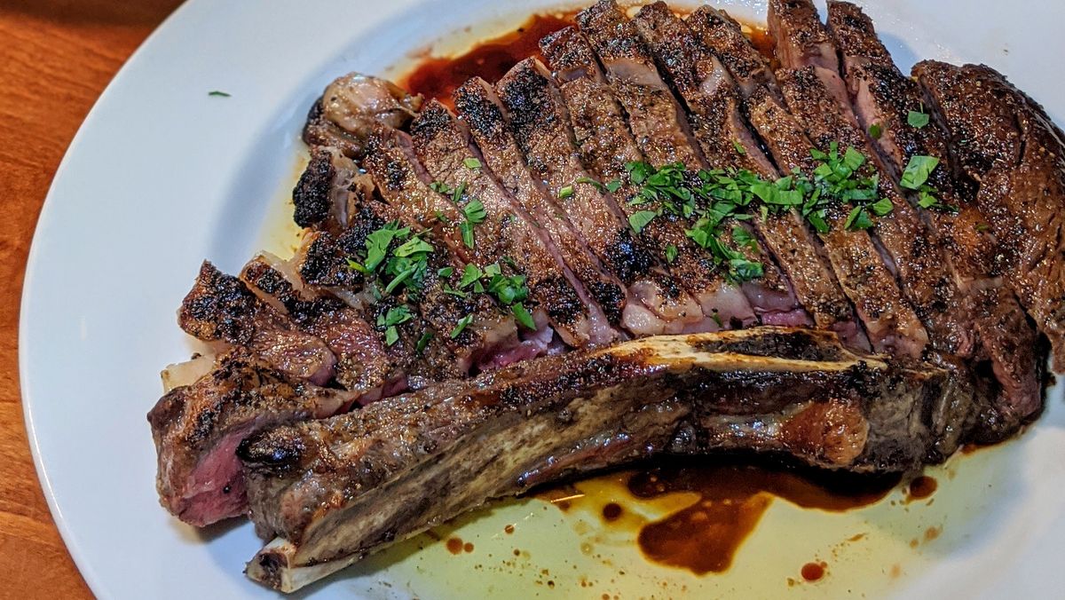 Vinoで寿司、ステーキ、イタリアンを一度に食べられる!