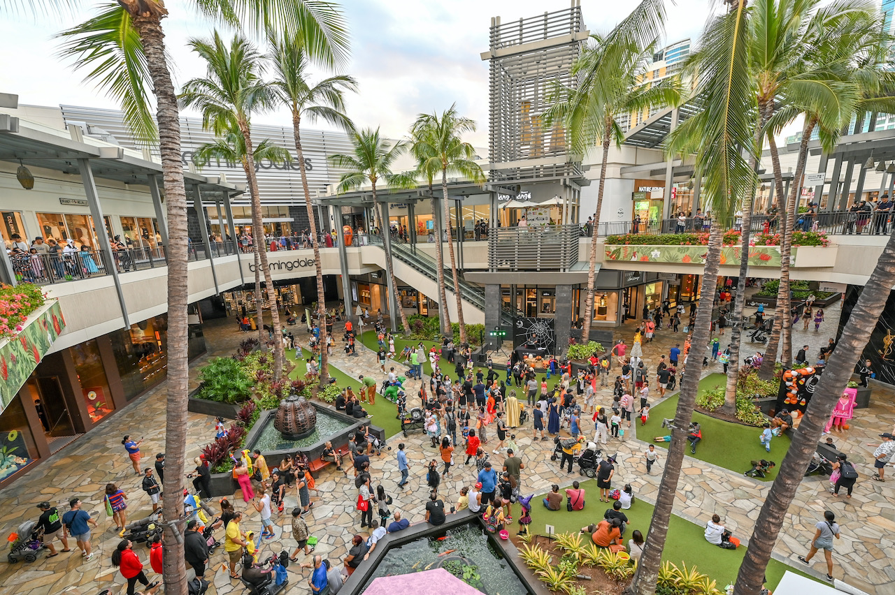 アラモアナセンターのハロウィンイベント2025!センター全体がトリック・オア・トリート会場に