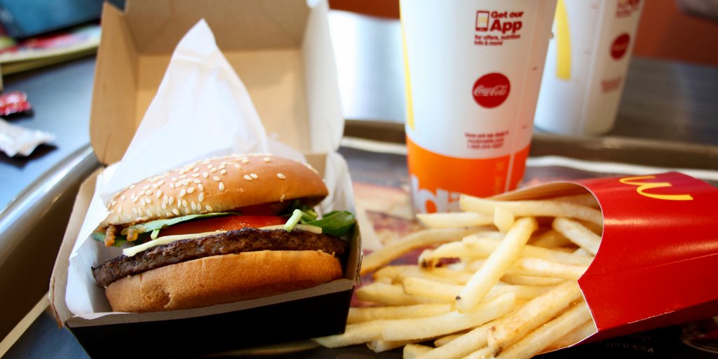 マクドナルド・ハワイにスリラチャ・サンドイッチが登場！