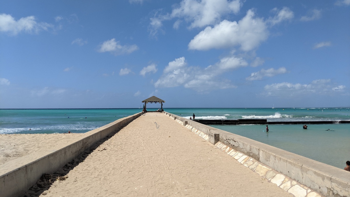 ハワイのホスピタリティ業界、春休みの観光客流入の準備開始