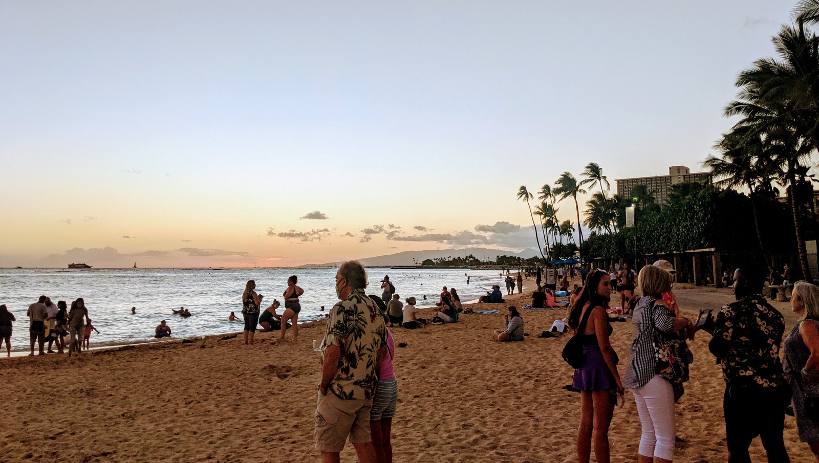 明日からのレイバーデーウィークエンド、COVID-19取締り措置を実施