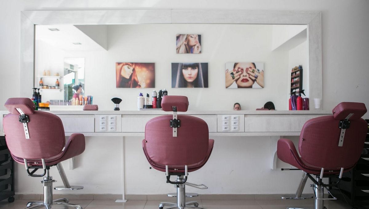 市長、美容室や美術館再開タイムラインを設定