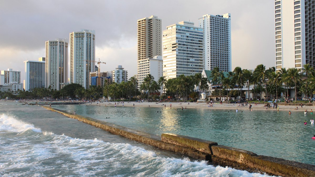 ハワイアン航空、従業員を一時解雇へ