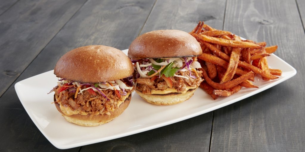 コナ・グリル、ワイキキにハワイ初店舗をオープン!