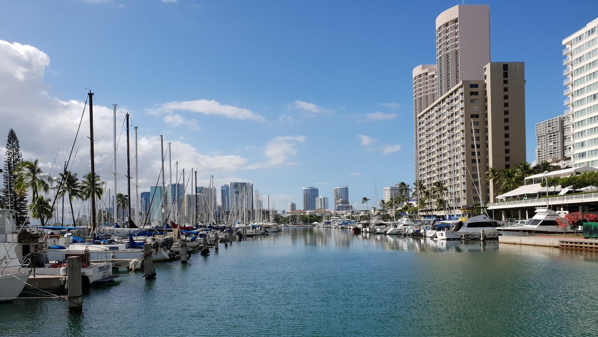 イゲ知事、渡航者に対する強制隔離命令を9月30日まで延期