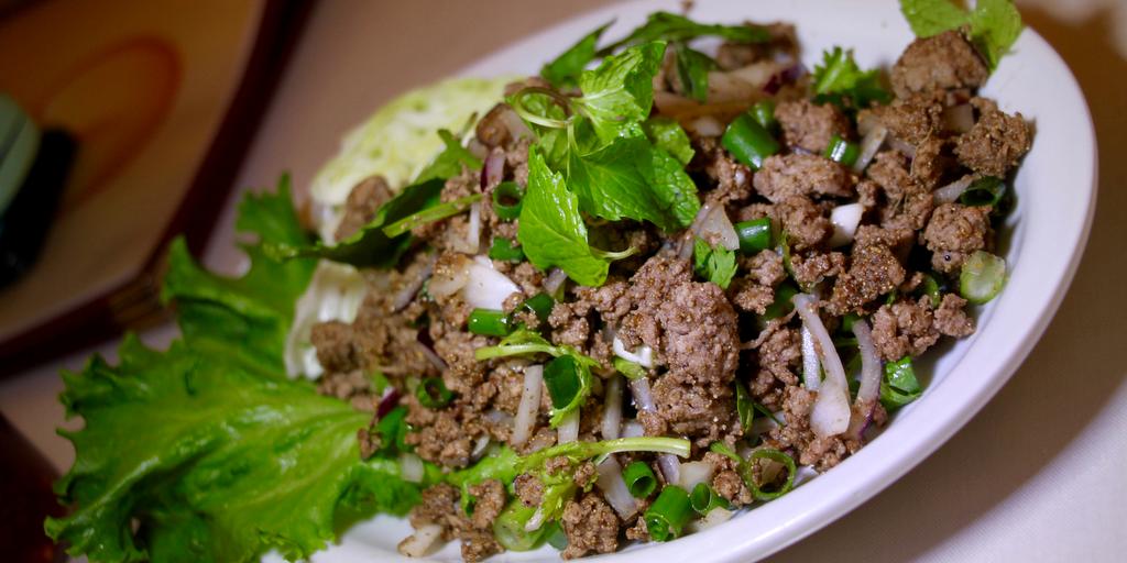 「タイ・ビストロ・スクサバーイ」のおすすめはタイ・ソーセージ！